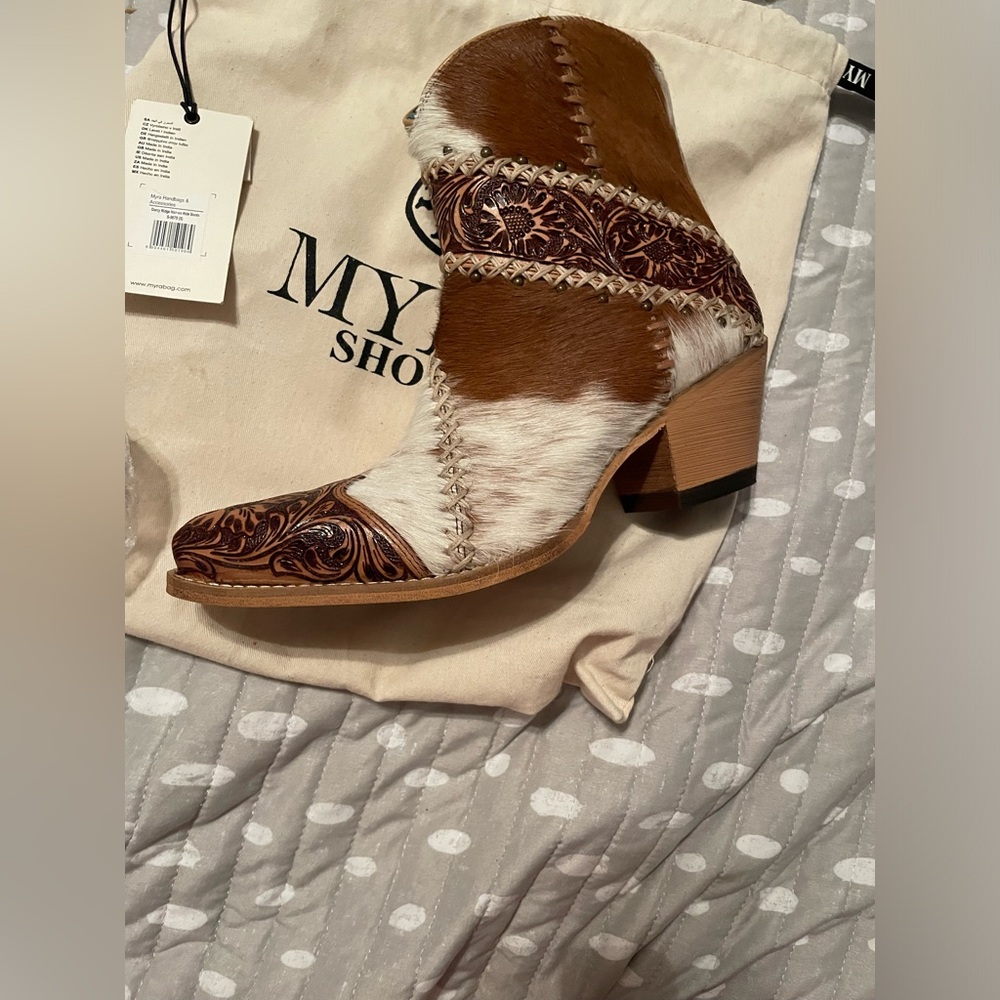 Brand new real leather Myra boots